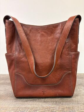 Frye Cognac Leather Side Pocket Hobo Shoulder Bag Classic Frye Purse